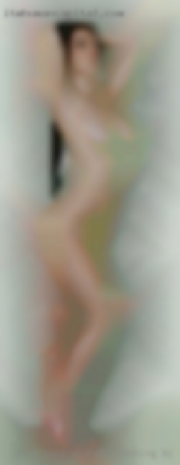 I'm a tall slender looking bi-girl from Nevada.