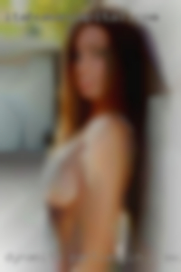 Dynamite parties in a swinger small package.