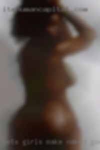 Let's girls make naked good memories near Woodlake.