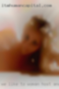 We like to woman host and fuck we travel a lot!